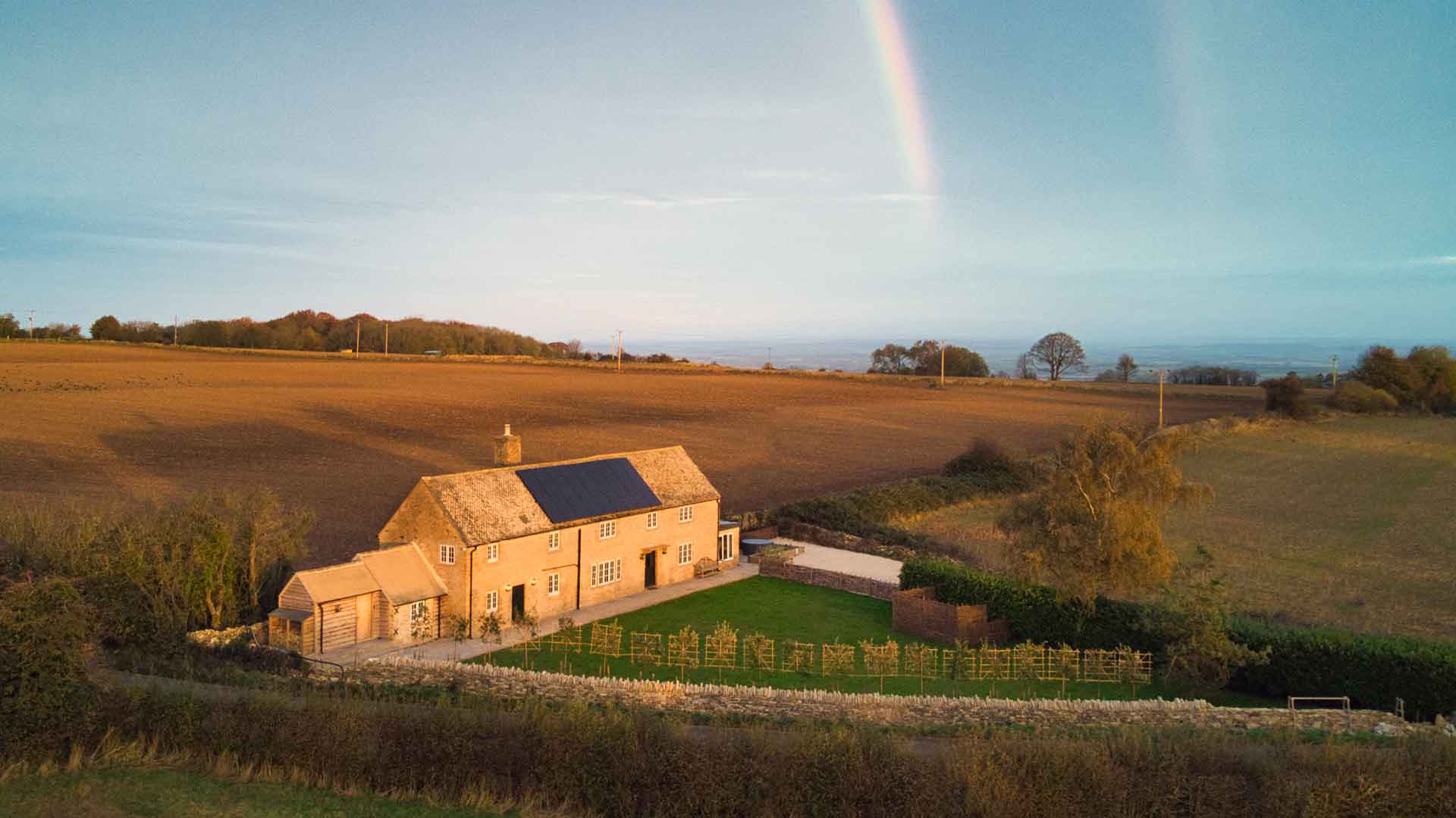 The Nook private luxury country farmhouse surrounded by Cotswold farmland